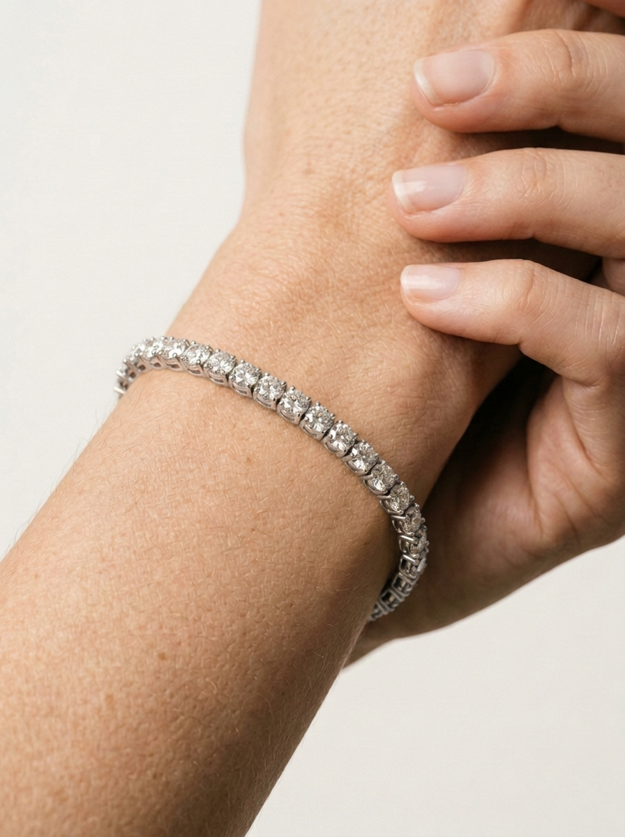 Diamond Tennis Bracelet White Gold close-up