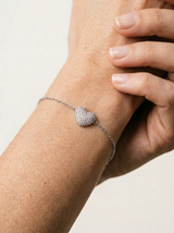 Diamond Heart Bracelet White Gold close-up