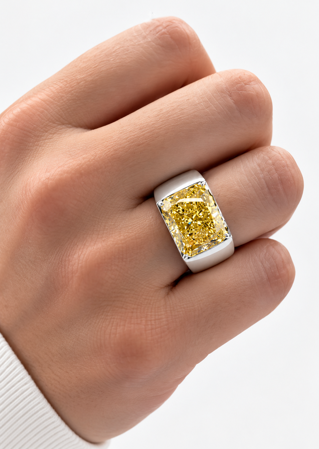 The Aurelia Ring